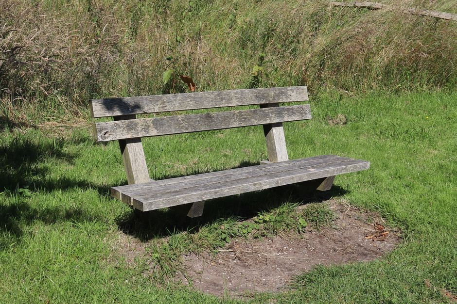 Modulaire loungebank met verborgen opslagruimte.